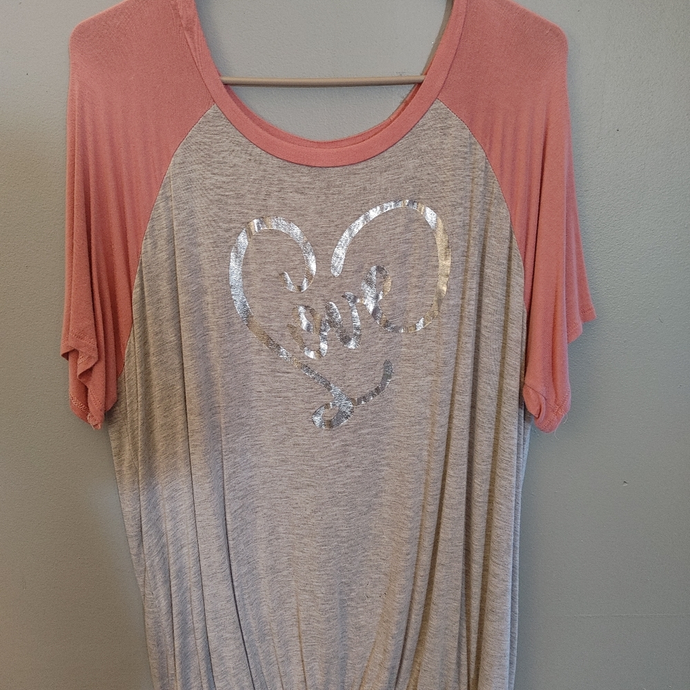 Heather gray and mauve colored Love shirt. 2xl